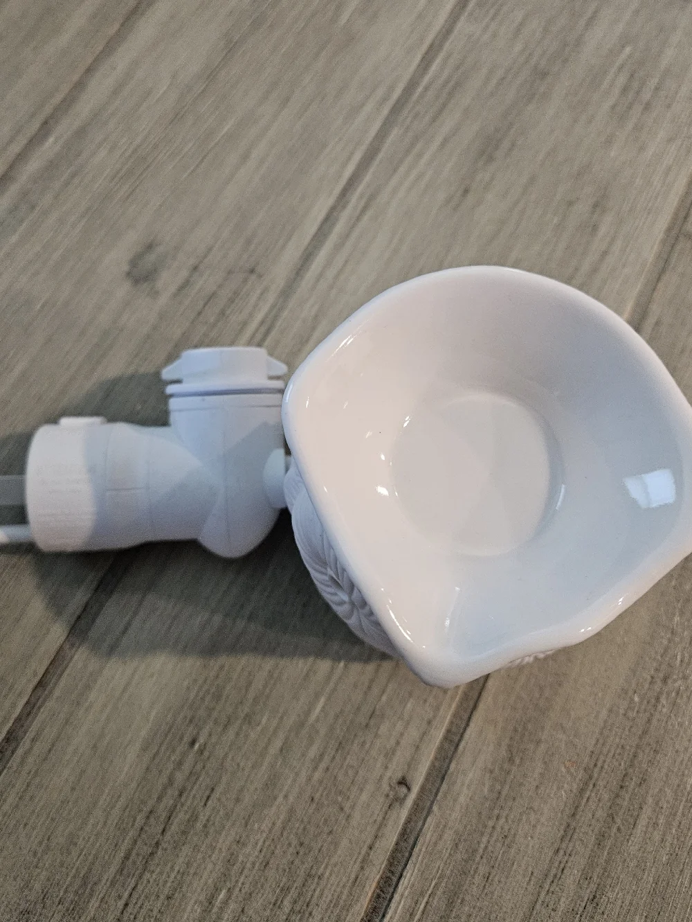 Scentsy White Owl Whoot Ceramic Plug-in
